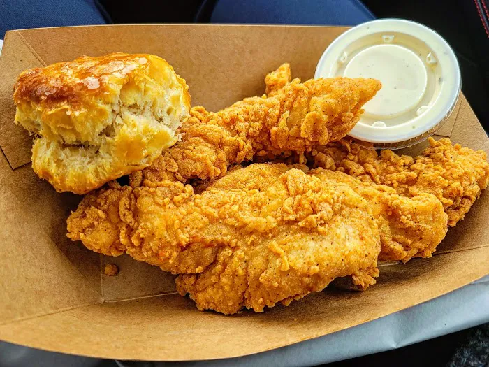 Saroki's Crispy Chicken & Pizza 3