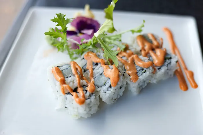 Inyo Restaurant & Lounge 9