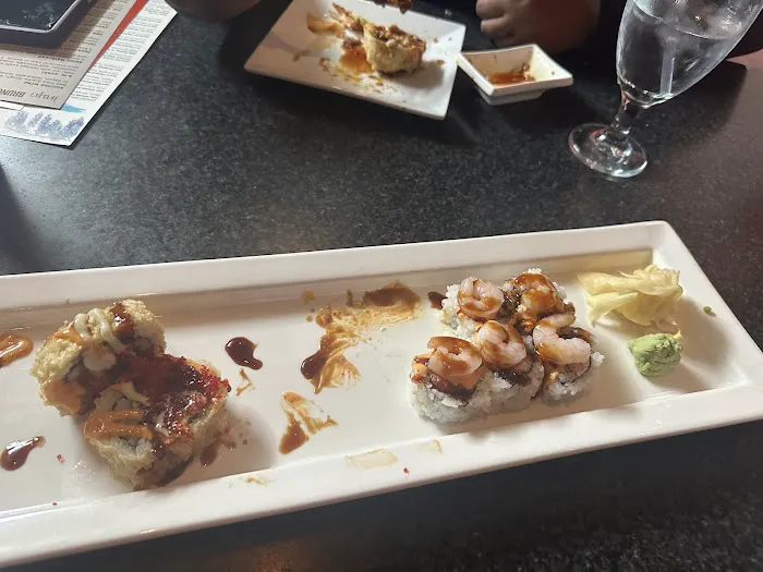 Inyo Restaurant & Lounge 8