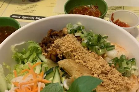 Que Huong Restaurant
