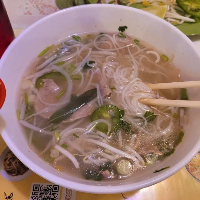 Que Huong Restaurant 5