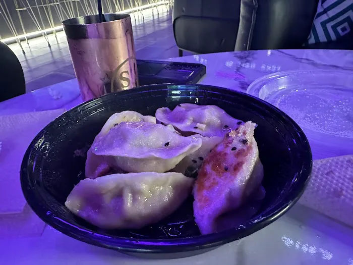 Dumpling District 9