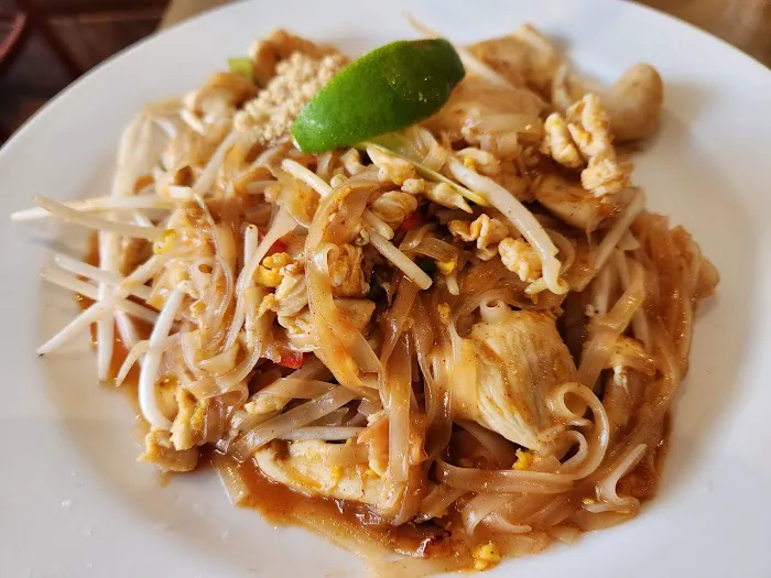 Rien Tong Thai Asian Restaurant & Sushi Bar 3
