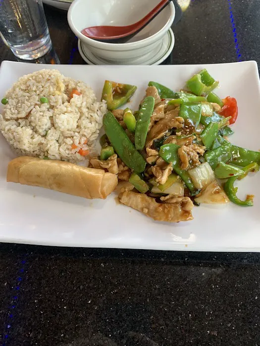 Moon Gate Asian Grill 4