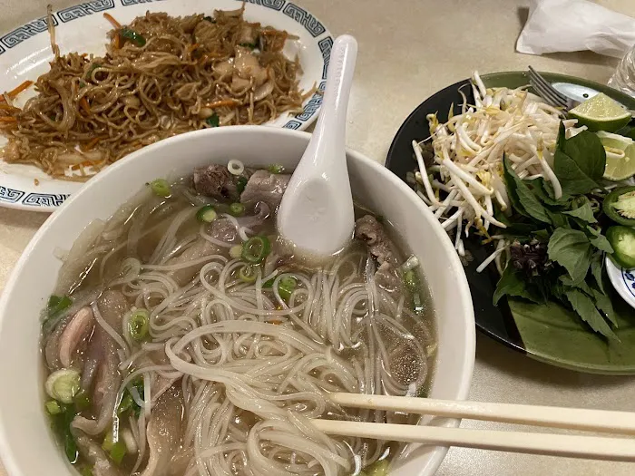Pho Dong Huong Restaurant 1