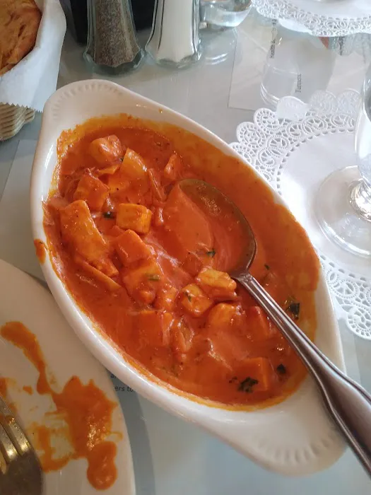 Taj Mahal Halal Indian Restaurant 2