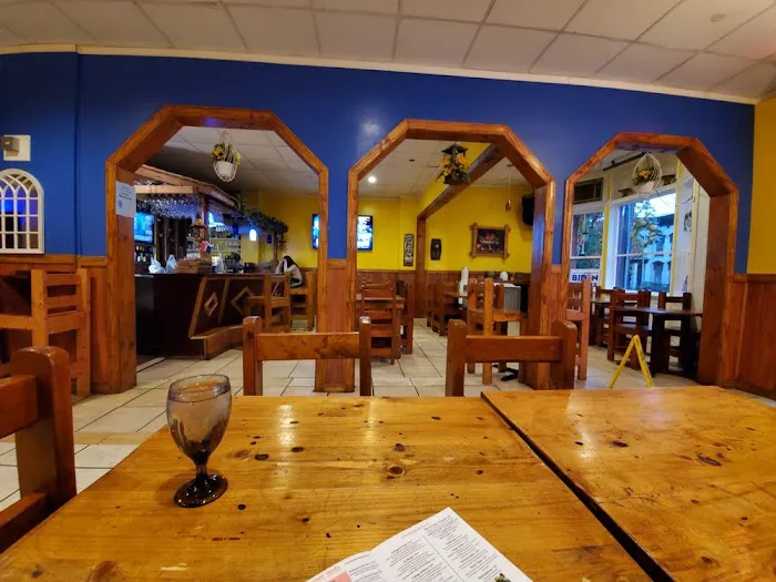 Mi Casa Restaurant 6