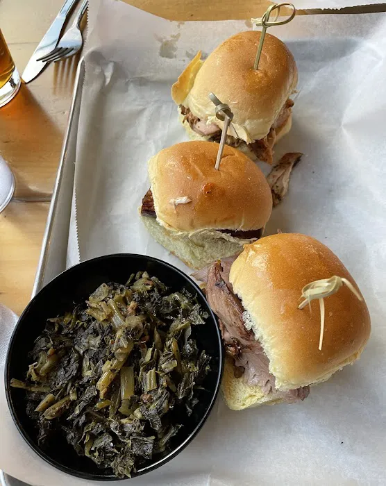 Piggy Pats Smoke & Ale House 4