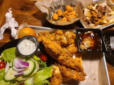 Piggy Pats Smoke & Ale House 0