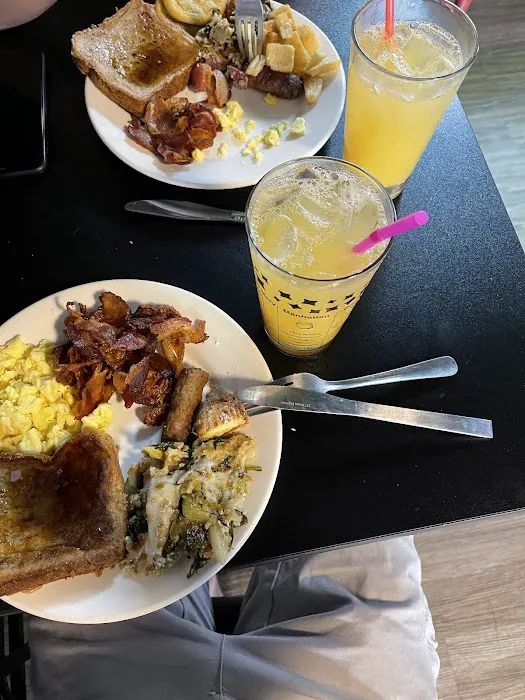 THE HUB EATERY 1