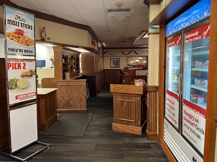 Friendly's 8