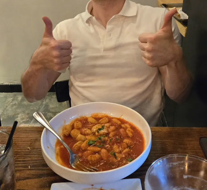 Cafe CaNole Bakery & Restaurant 3