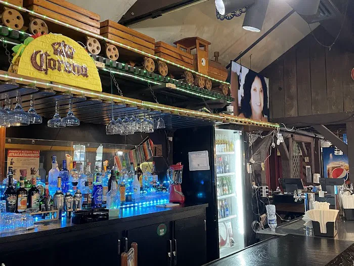 Tren De Villa Mexican Restaurant 7