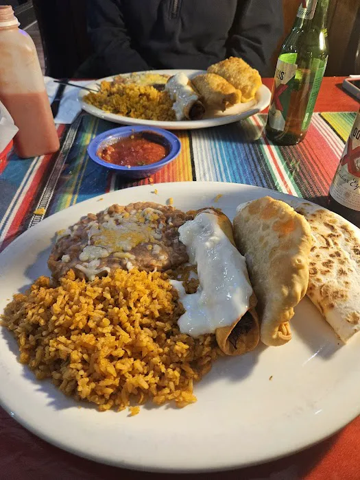 Tren De Villa Mexican Restaurant 3