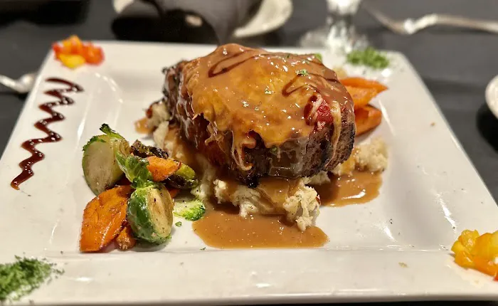Canal Side Inn 9