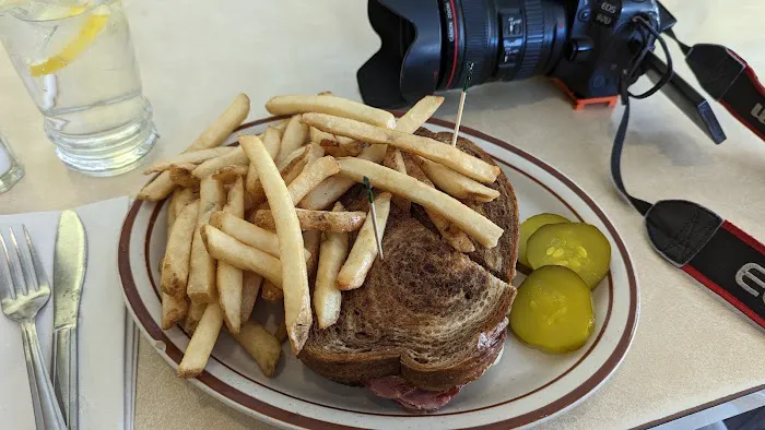 Tally-Ho Restaurant 6
