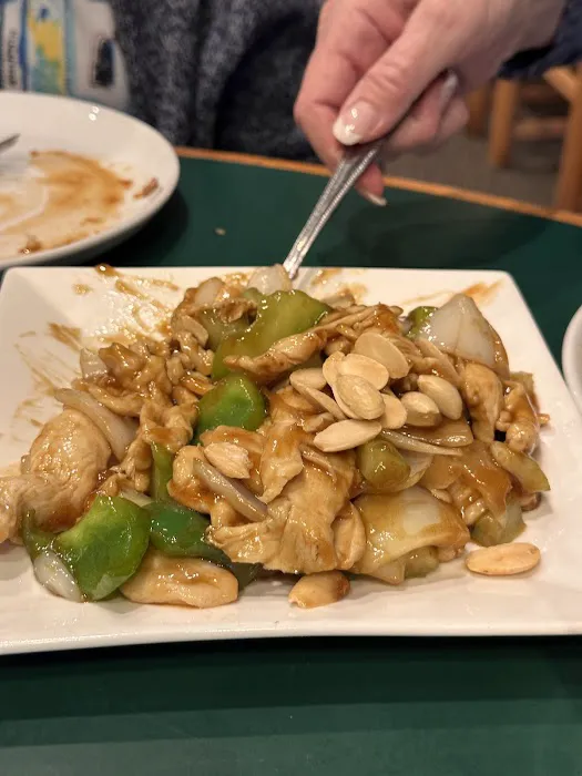 Golden Wok Chinese Restaurant 8