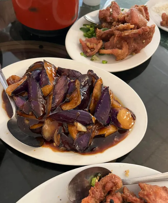 Nee House Chinese Restaurant 9