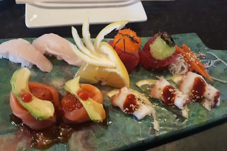 Wok 'N Roll Old Town ; Sushi, Music, Bar