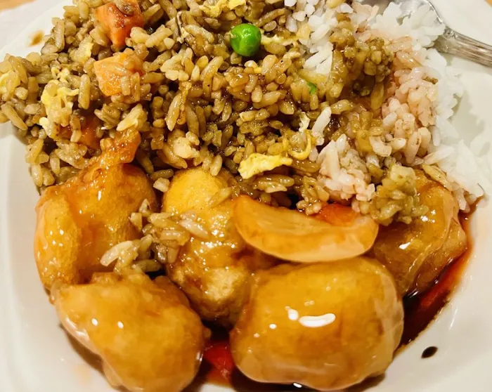 Uncle Qwik Chinese & Dumpling Restaurant 6