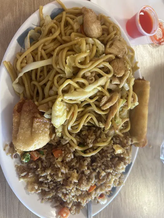 Uncle Qwik Chinese & Dumpling Restaurant 7
