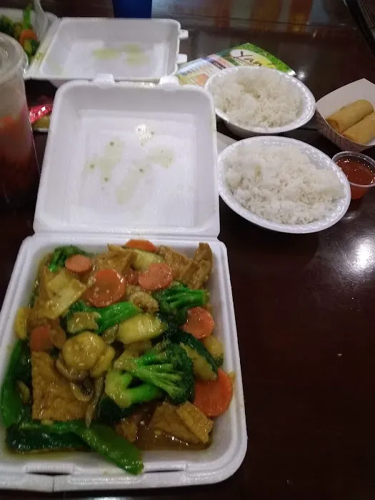 Yan's Chinese Food 4