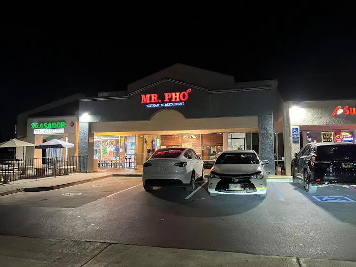 Mr Pho 8