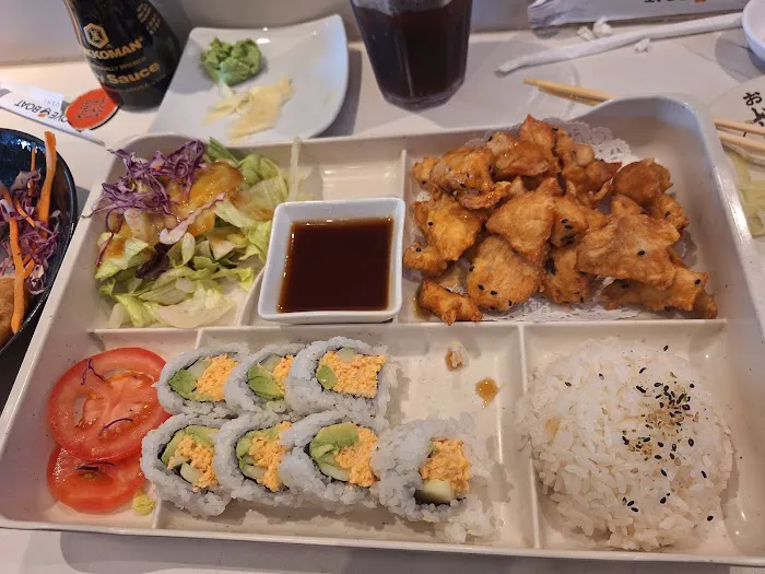 Love Boat Sushi Oceanside 10