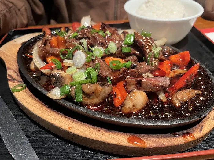 Cafe de Thai And Sushi 6