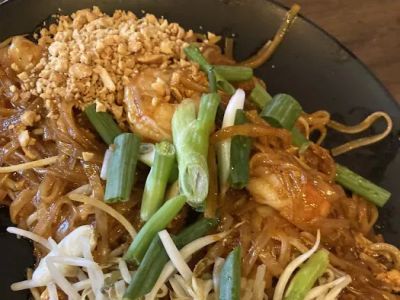 Lur Ros Thai Kitchen 0