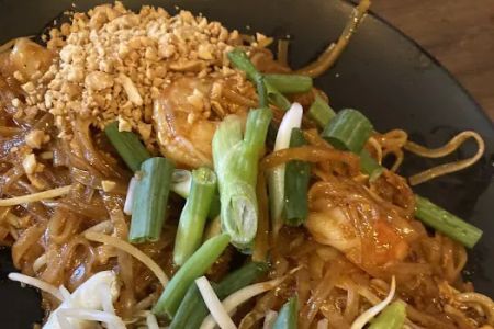 Lur Ros Thai Kitchen