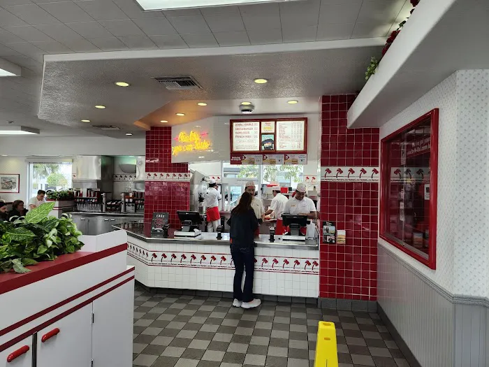 In-N-Out Burger 4