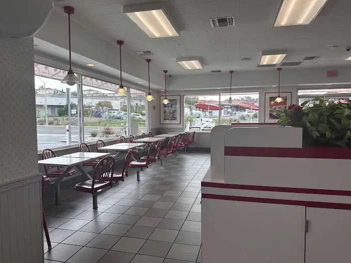 In-N-Out Burger 10