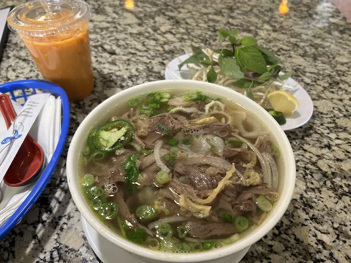 Pho Lee 9