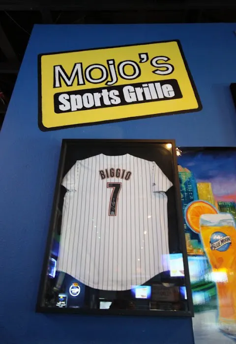 Mojo's Sports Grille 6