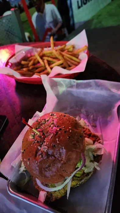 Mojo's Sports Grille 5