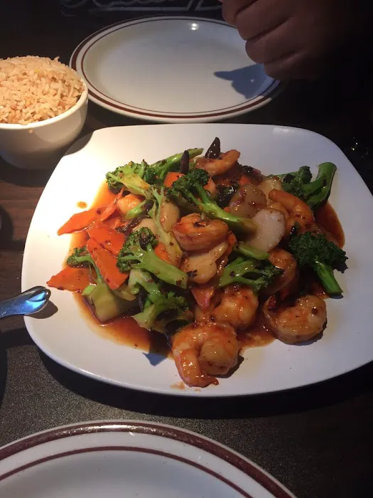 WOK & ROLL Chinese and Sushi Restaurant 6