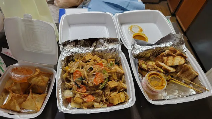 Thai Garlic & Sushi 6