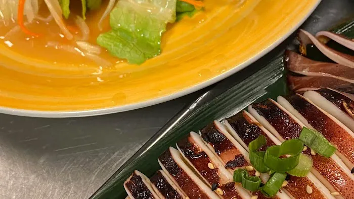 Thai Garlic & Sushi 4