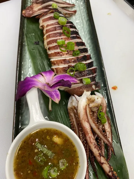 Thai Garlic & Sushi 8