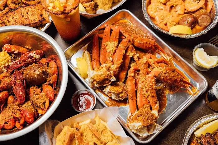 Dan's Seafood & Wings 10
