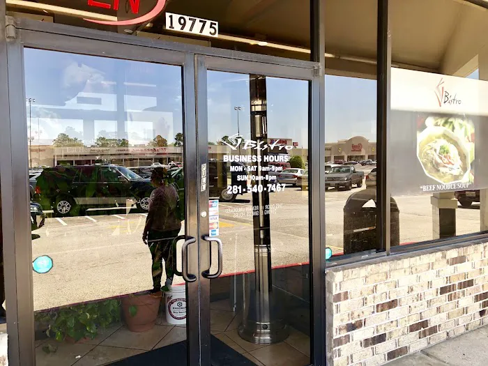 V Bistro - Vietnamese Noodle & Grill 6
