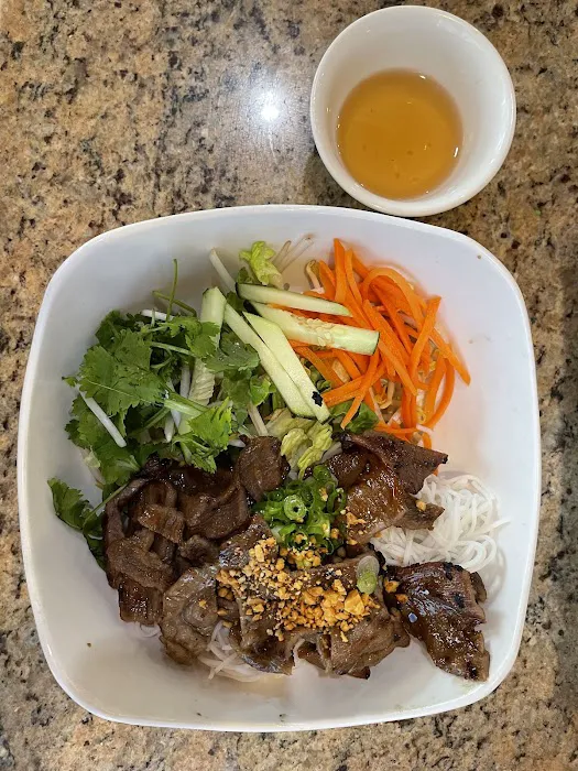 V Bistro - Vietnamese Noodle & Grill 5