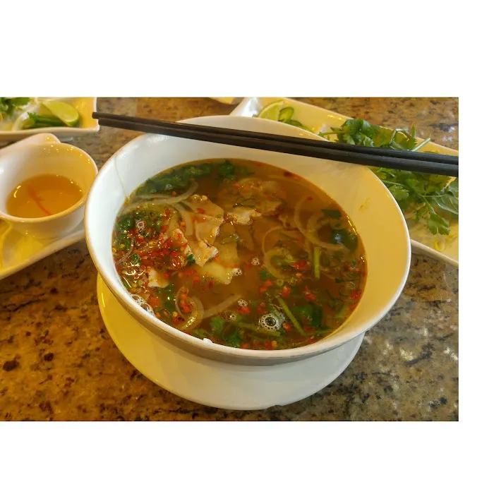 V Bistro - Vietnamese Noodle & Grill 4