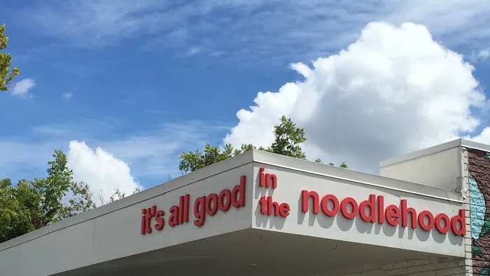 Jenni's Noodle House 8