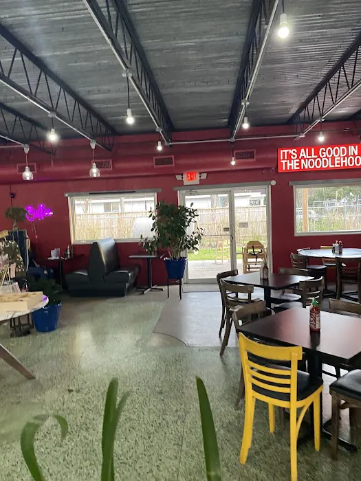 Jenni's Noodle House 9