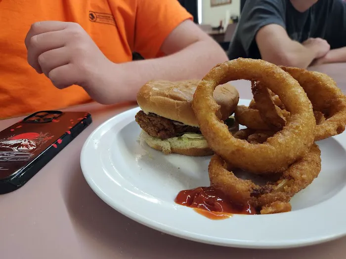Ed's Restaurant 3