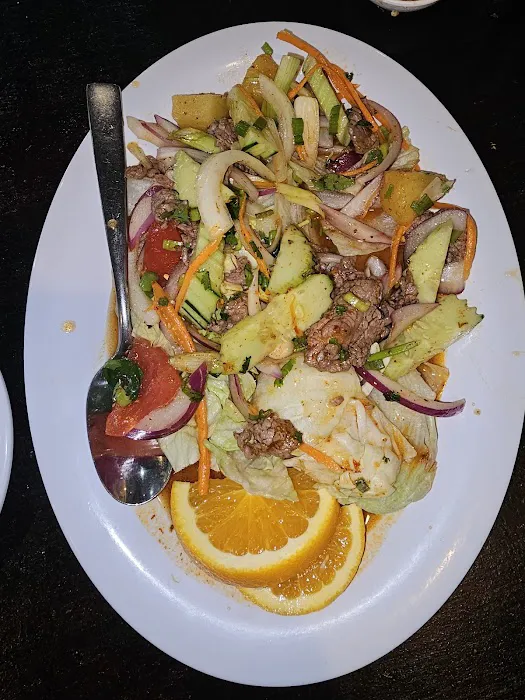 Oishi Thai Restaurant and Sushi Bar 4
