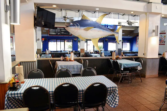 Dirty Dick's Crab House - Panama City Beach, Florida 9
