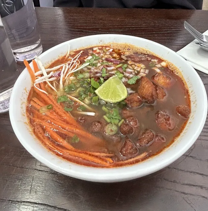Momo Palace 10